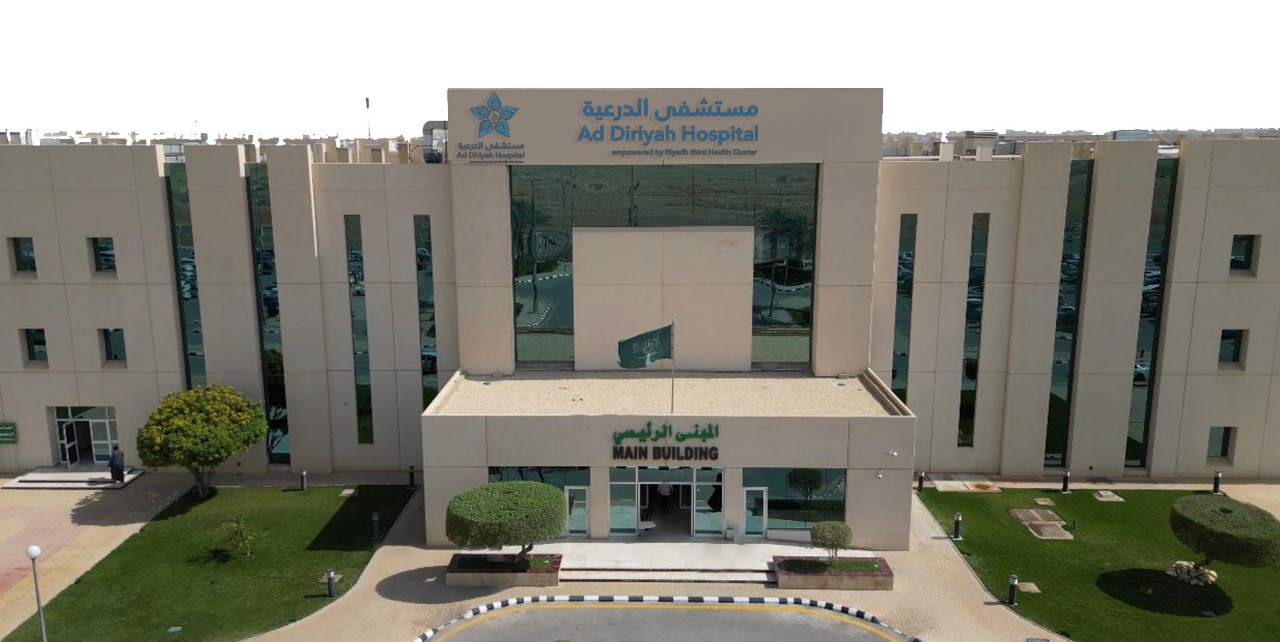 بتقنية الروبوت… مستشفى الدرعية يجري عملية دقيقة لاستبدال مفصل الركبة لمريضة تبلغ 46 عامًا